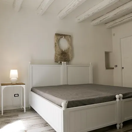La Puglia Di Claudia 招待所 3*